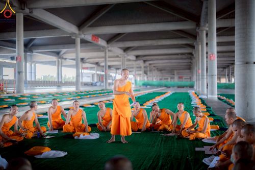 ภาพ No.219064:วันที่ 19-21 เมษายน พ.ศ. 2568 การเตรียมงานในลานธรรม , วิหารคด เพื่องานวันคุ้มครองโลก 22 เมษายน พ.ศ. 2568