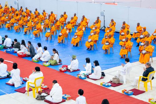 ภาพ No.210186:วันพฤหัสบดีที่ 6 มีนาคม พ.ศ. 2568 ตักบาตรฉลองสามเณรใหม่ โครงการบรรพชาสามเณรท้องถิ่นชาวเนปาล 500 รูป ณ ลุมพินี ประเทศเนปาล