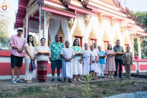 ภาพ No.133433:พิธีขอขมารับผ้าไตร, พิธีบรรพชาสามเณร, สามเณรออกบิณฑบาต ในโครงการบรรพชาสามเณร ฟื้นฟูพระพุทธศาสนาทั่วไทย  ณ ศูนย์ปฏิบัติธรรม และอบรมเยาวชนเมืองยะลา วันที่ 3 เมษายน พ.ศ. 2567