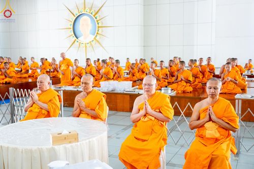 ภาพ No.184779:พิธีถวายภัตตาหารเมนูสวรรค์ "เพื่อการบรรลุธรรม" เนื่องในวาระอายุวัฒนมงคล 84 ปี หลวงพ่อทัตตชีโว วันเสาร์ที่ 21 ธันวาคม พ.ศ. 2567 ณ หอฉันคุณยายอาจารย์ฯ วัดพระธรรมกาย