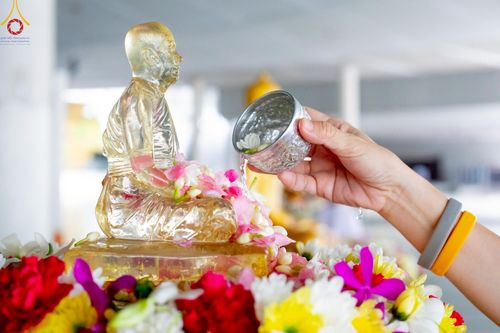ภาพ No.217508:วันจันทร์ที่ 14 เมษายน พ.ศ. 2568 กิจกรรมสรงน่ำพระ สั่งสมบุญเนื่องในเทศกาลสงกรานต์ 14-16 เมษายน พ.ศ.2568 เวลา 06:00-13:00 น. ณ หอฉันคุณยายอาจารย์ฯ วัดพระธรรมกาย