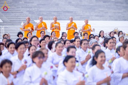 ภาพ No.224204:วันที่ 3-5 พฤษภาคม พ.ศ. 2568  กิจวัตร-กิจกรรมโครงการปฏิบัติธรรมอบรมศีลธรรม “บวชอุบาสิกาแก้ว” ถวายเป็นพระราชกุศล แด่พระบาทสมเด็จพระเจ้าอยู่หัว เนื่องในโอกาสมหามงคล “วันฉัตรมงคล” ณ วัดพระธรรมกาย อ.คลองหลวง จ.ปทุมธานี