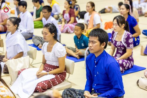 ภาพ No.209630:วันอาทิตย์ที่ 2 มีนาคม พ.ศ. 2568 พิธีภาคบ่าย สัมมนาพิเศษ, ปฏิบัติธรรม พิธีรับมอบพระบรมสารีริกธาตุ ณ สภาธรรมกายสากล วัดพระธรรมกาย