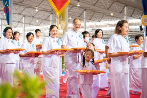 ภาพ No.134294:พิธีทอดผ้าป่าสมทบ มหาสังฆทาน 10,000 วัด ทั่วไทย วันอาทิตย์ต้นเดือนที่ 7 เมษายน พ.ศ.2567 ณ ห้องแก้วสารพัดนึก 1 สภาธรรมกายสากล  วัดพระธรรมกาย จ.ปทุมธานี