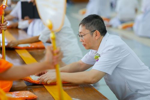 ภาพ No.86714:พิธีบุพเปตพลี  ครั้งที่ 139 ร่วมอุทิศบุญแด่หมู่ญาติที่ล่วงลับไปแล้ว และสืบทอดอายุพระพุทธศาสนา วันพฤหัสบดีที่ 31 สิงหาคม พ.ศ.2566 วันพระขึ้น 15 ค่ำ เดือน 9 ณ หอฉันคุณยายอาจารย์ฯ วัดพระธรรมกาย