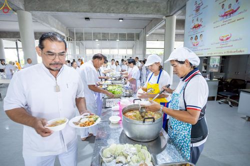 ภาพ No.249063:วันที่ 26-28 กันยายน พ.ศ. 2568 โครงการอบรม อุบาสกแก้ว อุบาสิกาแก้ว รุ่นที่ 3  ณ ศูนย์ปฏิบัติธรรมสมุทรปราการ ได้รับความเมตตาจากคณะสงฆ์ในพื้นที่  รวมถึงผู้บริหารสถานศึกษา ที่นำนักเรียนระดับมัธยมปลาย  มารับฟังข้อมูลเพื่อที่จะเป็นกำลังสำคัญ ในการเข้าร่วมขบวน