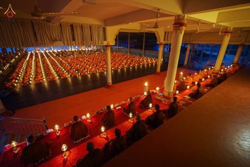 ภาพ No.76546:คณะสงฆ์และสามเณรบังกลาเทศ ปฎิบัติธรรมและจุดโคมประทีปถวายเป็นพุทธบูชา วันที่ 17 กุมภาพันธ์ พ.ศ. 2566