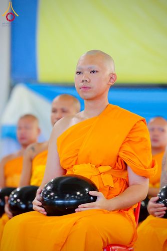 ภาพ No.223332:วันวิสาขบูชา วันอาทิตย์ที่ 11 พฤษภาคม พ.ศ. 2568 พิธีตักบาตร และปฎิบัติธรรม ณ สภาธรรมกายสากล วัดพระธรรมกาย