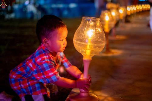 ภาพ No.302340:วันที่ 23 มกราคม พ.ศ. 2569 พิธีจุดประทีปธรรมถวายเป็นพุทธบูชา (ภาพชุดที่ 2) และบูชาธรรมมหาปูชนียาจารย์  ณ อนุสรณ์สถานลำดับที่ 5 สถานที่เผยแผ่วิชชาธรรมกายครั้งแรก อนุสรณ์สถานบางปลา วัดบางปลา อำเภอบางเลน จังหวัดนครปฐม ในโครงการธรรมยาตรา กตัญญูบูชา มหาปูชนีย