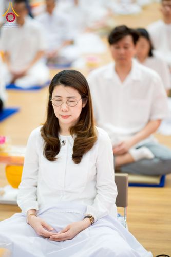 ภาพ No.270584:วันอาทิตย์ที่ 16 พฤศจิกายน พ.ศ. 2568 ถวายกองทุนโครงการอุปสมบทหมู่ 3,000 รูปทั่วไทย  รุ่นบูชาธรรมมหาปูชนียาจารย์ ณ ห้องแก้วสารพัดนึก 2 สภาธรรมกายสากล วัดพระธรรมกาย