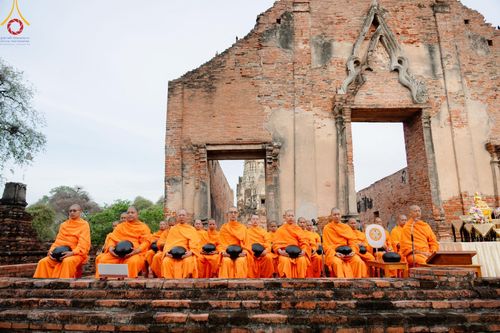 ภาพ No.138507:พิธีตักบาตร วัดราชบูรณะ จ.พระนครศรีอยุธยา วันที่ 25 พฤษภาคม พ.ศ.2567