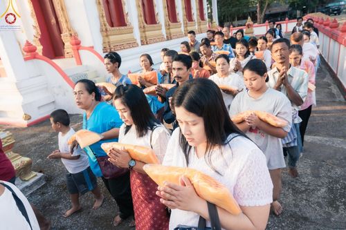 ภาพ No.133424:พิธีขอขมารับผ้าไตร, พิธีบรรพชาสามเณร, สามเณรออกบิณฑบาต ในโครงการบรรพชาสามเณร ฟื้นฟูพระพุทธศาสนาทั่วไทย  ณ ศูนย์ปฏิบัติธรรม และอบรมเยาวชนเมืองยะลา วันที่ 3 เมษายน พ.ศ. 2567