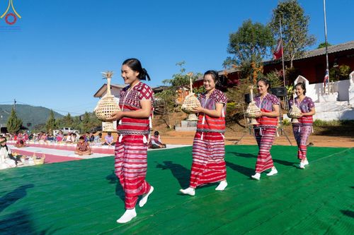 ภาพ No.125219:พิธีตักบาตรเนื่องในวันมาฆบูชา ณ สนามโรงเรียนบ้านนาเกียน  อำเภออมก๋อย จังหวัดเชียงใหม่ วันเสาร์ที่ ๒๔ กุมภาพันธ์ พ.ศ. ๒๕๖๗