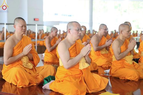 ภาพ No.208346:พิธีสวดพระพุทธมนต์ และถวายภัตตาหารเมนูสวรรค์แด่พระภิกษุ สามเณร วันที่ 15 กุมภาพันธ์ พ.ศ. 2568 ณ หอฉันคุณยายอาจารย์ฯ วัดพระธรรมกาย