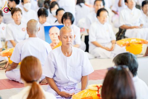 ภาพ No.277376:วันเสาร์ที่ 6 ธันวาคม พ.ศ. 2568 พิธีบรรพชาอุปสมบทและพิธีถวายบาตร โครงการอุปสมบทบูชาธรรมมหาปูชนียาจารย์ ประจำปี พ.ศ.2568 โครงการบวชพระนานาชาติ AEC และ WAB รุ่น CEO (นักบริหาร) รุ่นที่ 5 ณ โบสถ์พระไตรปิฏก วัดพระธรรมกาย