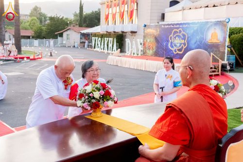ภาพ No.225698:วันอาทิตย์ที่ 11 พฤษภาคม พ.ศ. 2568 วัดพระธรรมกายแคลิฟอร์เนีย จัดงานวิสาขบูชานานาชาติ และถวายมหาสังฆทานคณะสงฆ์ 120 รูป