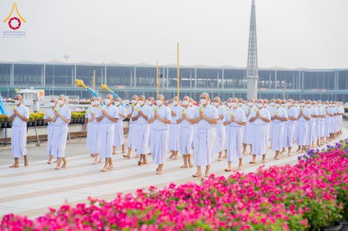 ภาพ No.63122:โครงการอุปสมบทหมู่ บูชาธรรมหลวงพ่อธัมมชโย พ.ศ.2567 ณ ลานธรรม พระมหาธรรมกายเจดีย์ วัดพระธรรมกาย วันที่ 13 เมษายน พ.ศ.2567