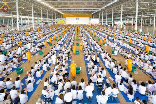 ภาพ No.99626:พิธีตักบาตรวันอาทิตย์ต้นเดือน ณ สภาธรรมกายสากล วัดพระธรรมกาย จ.ปทุมธานี วันอาทิตย์ที่ 3 ธันวาคม พ.ศ. 2566