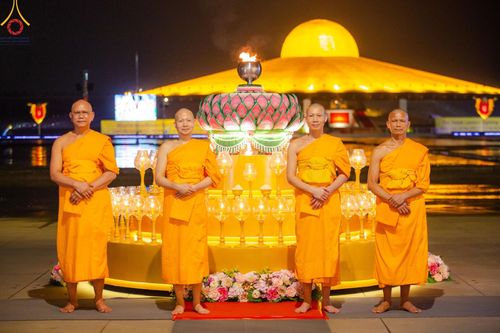 ภาพ No.137384:พิธีฉลองชัยสวดมนต์บทธรรมจักร 6,400,000,000 จบ ณ มหารัตนวิหารคด วัดพระธรรมกาย ในวันวิสาขบูชา พุธที่ 22 พฤษภาคม พ.ศ. 2567 ( วันพระขึ้น 15 ค่ำ เดือน 6 )