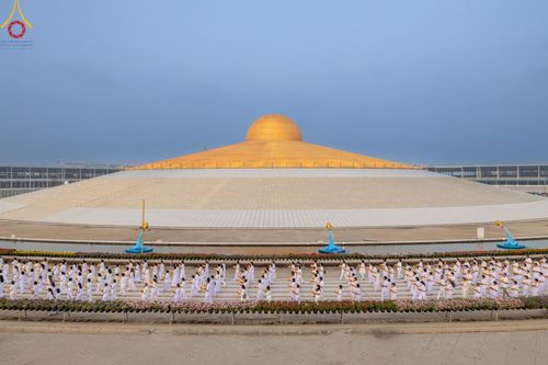 ภาพ No.133699:พิธีเวียนประทักษิณและพิธีวันทาเจดีย์ โครงการบรรพชาสามเณร ฟื้นฟูพระพุทธศาสนาทั่วไทย ณ วัดพระธรรมกาย วันเสาร์ที่ 6 เมษายน พ.ศ. 2567