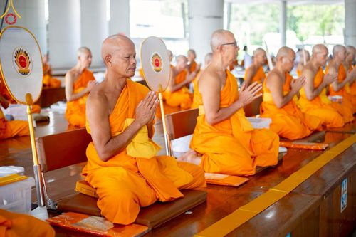 ภาพ No.213251:วันศุกร์ที่ 28 มีนาคม พ.ศ. 2568 (วันพระ แรม 15 ค่ำ เดือน 4) พิธีบุพเปตพลี ครั้งที่ 161 ร่วมอุทิศบุญแด่หมู่ญาติที่ล่วงลับไปแล้ว และสืบทอดอายุพระพุทธศาสนา ณ หอฉันคุณยายอาจารย์ฯ วัดพระธรรมกาย