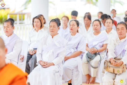 ภาพ No.248421:วันที่ 26-28 กันยายน พ.ศ. 2568 โครงการอบรมอุบาสกแก้ว อุบาสิกาแก้ว รุ่นที่ 3 ผู้แทนทอดกฐินสามัคคีทั่วไทย 30,000 วัด บูชาธรรม 81 ปี หลวงพ่อธัมมชโย ณ ศูนย์ปฏิบัติธรรมสวนผึ้ง จ.ราชบุรี