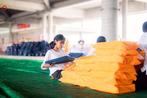 ภาพ No.219055:วันที่ 19-21 เมษายน พ.ศ. 2568 การเตรียมงานในลานธรรม , วิหารคด เพื่องานวันคุ้มครองโลก 22 เมษายน พ.ศ. 2568