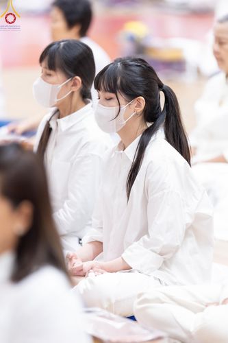 ภาพ No.145217:พิธีถวายผ้าอาบน้ำฝนและประทีปโคมไฟ ณ สภาธรรมกายสากล วัดพระธรรมกาย วันเสาร์ที่ 20 กรกฎาคม พ.ศ. 2567