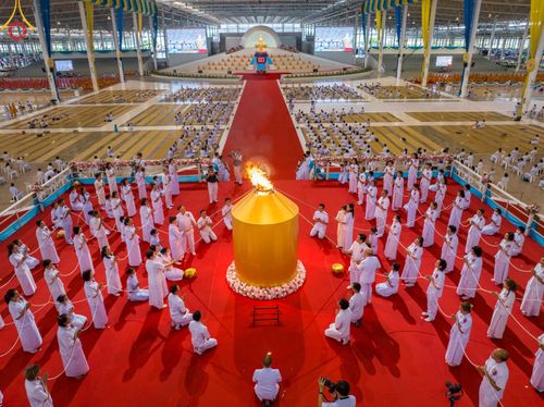 ภาพ No.151427:พิธีจุดเทียนใจ ไฟนิรันดร์ อนันตชัย ณ สภาธรรมกายสากล วัดพระธรรมกาย วันอาทิตย์ต้นเดือนที่ 1 กันยายน พ.ศ. 2567