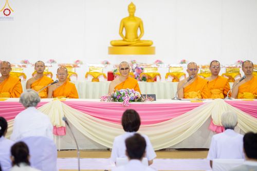 ภาพ No.188495:พิธีถวายภัตตาหารเป็นสังฆทาน แด่พระธรรมยาตรา ในโครงการธรรมยาตรา กตัญญูบูชา มหาปูชนียาจารย์ พระมงคลเทพมุนี(สด จนฺทสโร) พระผู้ปราบมาร อนุสรณ์สถาน 7 แห่ง ปีที่ 13 ณ สภาธรรมกายสากล วัดพระธรรมกาย วันที่ 3 มกราคม พ.ศ. 2568