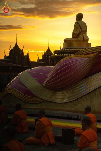 ภาพ No.197041:พระธรรมยาตราปฏิบัติธรรม และถ่ายภาพหมู่ประวัติศาสตร์ ณ วัดโบสถ์(บน) ตำบลบางคูเวียง อำเภอบางกรวย จังหวัดนนทบุรี ในโครงการธรรมยาตรา กตัญญูบูชา มหาปูชนียาจารย์ พระมงคลเทพมุนี(สด จนฺทสโร) พระผู้ปราบมาร อนุสรณ์สถาน 7 แห่ง ปีที่ 13 วันที่ 18 มกราคม พ.ศ. 2568