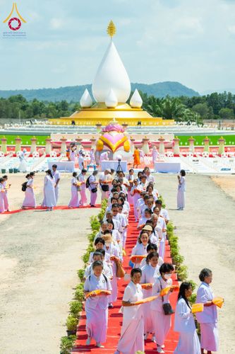 ภาพ No.211504:วันอาทิตย์ที่ 16 มีนาคม พ.ศ. 2568 พิธีทอดผ้าป่าฉลองปทุมเจดีย์ ณ ศูนย์อบรมเยาวชนปัตตานี