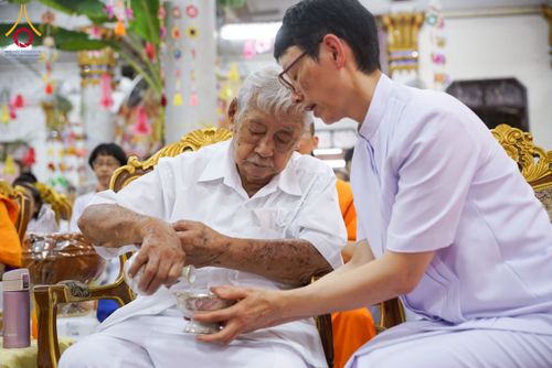 ภาพ No.273429:วันที่ 1 พฤศจิกายน พ.ศ. 2568 พิธีทอดกฐินสามัคคีทั่วไทย ณ วัดทินกรนิมิต อ.เมือง จ.นนทบุรี โดยคณะศิษยานุศิษย์ บูชาธรรม 81 ปี หลวงพ่อธัมมชโย