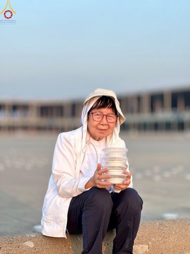 ภาพ No.59621:V.39 ทุ่มสุดใจ ธรรมชัย 80 ปี การเตรียมงาน การปฏิบัติงาน ของเจ้าหน้าที่หน่วยงานต่างๆ เพื่อพิธีฉลองอายุวัฒนมงคล 80 ปี หลวงพ่อธัมมชโย และรับถวายมหาสังฆทาน 10,000 กว่าวัดทั่วประเทศ ในวันคุ้มครองโลก จันทร์ที่ 22 เมษายน พ.ศ. 2567