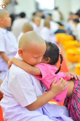 ภาพ No.133331:พิธีบรรพชาสามเณร ในโครงการบรรพชาสามเณร ฟื้นฟูพระพุทธศาสนาทั่วไทย ณ ศูนย์ปฏิบัติธรรมจันทบุรี วันพุธที่ 3 เมษายน พ.ศ. 2567