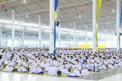 ภาพ No.76914:พิธีบูชาข้าวพระ ในวันมาฆบูชา อาทิตย์ต้นเดือนที่ 6 มีนาคม พ.ศ. 2566 ณ วัดพระธรรมกาย จ.ปทุมธานี