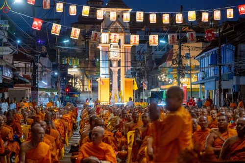 ภาพ No.245805:วันที่ 13-14 กันยายน พ.ศ. 2568 เจ้าหน้าที่ทุกสถานะ ทุกส่วนงาน ร่วมแรงร่วมใจ ปฏิบัติหน้าที่ เตรียมงาน เก็บงาน ตักบาตรพระ 555 รูป อ.เบตง จยะลา