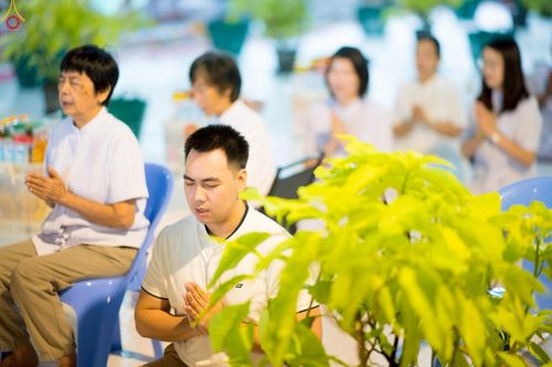 ภาพ No.246590:วันที่ 14 กันยายน พ.ศ. 2568 พิธีตักบาตรฉลองพระใหม่ ในโครงการอุปสมบทหมู่บูชาธรรม ครบรอบ108ปี วันครูผู้ค้นพบวิชชาธรรมกาย ณ วิหารคด วัดพระธรรมกาย