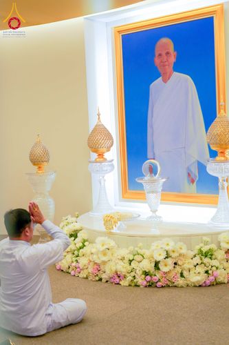 ภาพ No.327662:วันที่ 1-6 พฤษภาคม พ.ศ.2569 ต้อนรับชาวต่างชาติ พระภิกษุ คณะชาวเมียนมาร์  อุบาสิกาชาวอินเดีย เยี่ยมชมวัดพระธรรมกายและสักการะพระมหาธรรมกายเจดีย์
