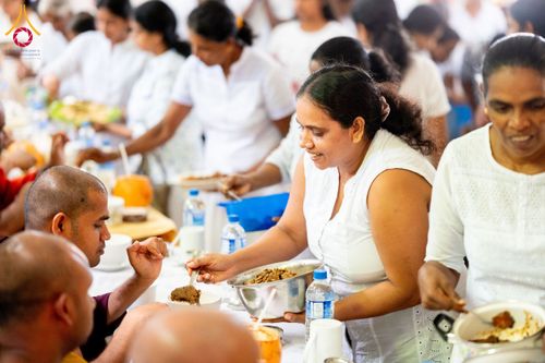 ภาพ No.175884:พิธีทอดผ้าป่าสมทบกฐิน ณ วัดธัมเมสวา รามายา มาตะเล ศรีลังกา โดยมูลนิธิธรรมกาย ในนามหลวงพ่อธัมมชโย วันที่ 9 พฤศจิกายน พ.ศ. 2567