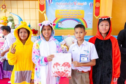 ภาพ No.185153:กิจกรรมวันรวมพลังเด็กดี V-Star ผู้นำฟื้นฟูศีลธรรมโลก จังหวัดพิจิตร ณ ศูนย์ปฏิบัติธรรมกัลยาณมิตรพิจิตร ต.ตะพานหิน อ.ตะพานหิน จ.พิจิตร วันที่ 12 ธันวาคม พ.ศ. 2567