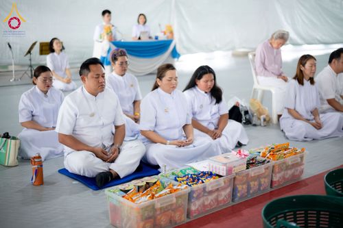 ภาพ No.145641:พิธีตักบาตรโครงการบรรพชาสามเณร โรงเรียนนานาชาติ รุ่นที่ 13 ณ มหารัตนวิหารคด 9 วัดพระธรรมกาย วันเสาร์ที่ 20 กรกฎาคม พ.ศ. 2567