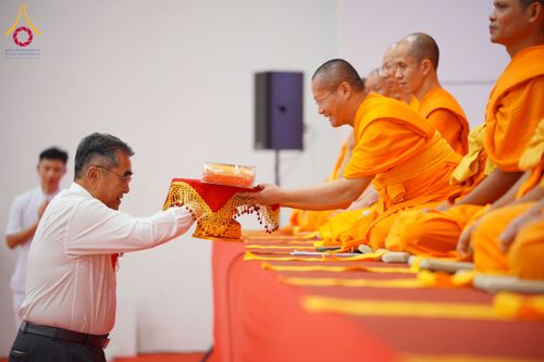 ภาพ No.173762:พิธีทอดกฐิน ศูนย์ปฏิบัติธรรม "ธรรมโยธิน" วัดแก้วธรรมชัยมาเลเซีย วันที่ 27 ตุลาคม พ.ศ. 2567