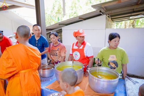 ภาพ No.218165:วันอาทิตย์ที่ 6 เมษายน พ.ศ. 2568 ว่าที่ร้อยตรี ตระกูล โทธรรม ผู้ว่าราชการจังหวัดนราธิวาส เหล่ากาชาดจังหวัดนราธิวาส และเจ้าหน้าที่ข้าราชการทุกภาคส่วน ร่วมถวายภัตตาหารแด่คณะสงฆ์และสามเณรภาคฤดูร้อน ณ ที่พักสงฆ์บ้านร่มเย็น ศูนย์อบรมเยาวชนเมืองนราธิวาส