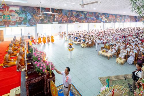 ภาพ No.286040:วันที่ 11 ตุลาคม พ.ศ. 2568 พิธีทอดกฐินสามัคคีทั่วไทย 30,000 วัด โดยคณะศิษยานุศิษย์ บูชาธรรม 81 ปี หลวงพ่อธัมมชโย ณ วัดโบสถ์บน ต.บางคูเวียง อ.บางกรวย จ.นนทบุรี