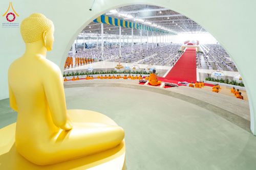 ภาพ No.209519:วันอาทิตย์ที่ 2 มีนาคม พ.ศ. 2568 พิธีบูชาข้าวพระ ณ สภาธรรมกายสากล วัดพระธรรมกาย