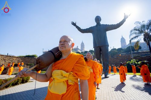 ภาพ No.232821:วันที่ 1 กรกฏาคม พ.ศ. 2568 Dhammayatra in South Africa 2025 ธรรมยาตราแอฟริกาใต้ — เส้นทางแห่งสติ สมาธิ และปัญญา ธรรมทายาทที่ได้อบรมโครงการบรรพชาอุปสมบทหมู่ครั้งที่ 2 ณ วัดพระธรรมกายโจฮันเนสเบิร์ก ประเทศแอฟริกาใต้