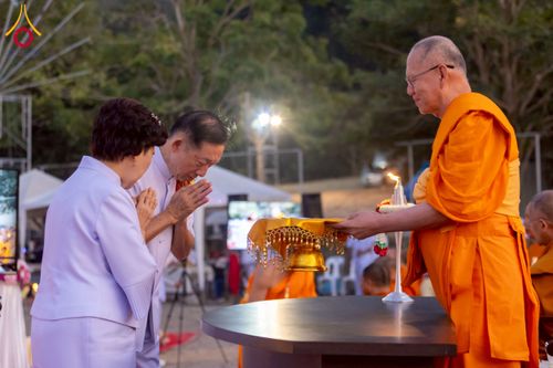 ภาพ No.275259:วันอาทิตย์ที่ 30 พฤศจิกายน พ.ศ. 2568 พิธีจุดประทีปถวายเป็นพุทธบูชา ณ ศูนย์ปฏิบัติธรรมระยอง (บ้านช่องลม)