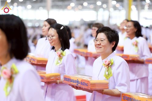 ภาพ No.264501:วันอาทิตย์ที่ 2 พฤศจิกายน พ.ศ. 2568 พิธีทอดกฐินสามัคคี ณ สภาธรรมกายสากล วัดพระธรรมกาย