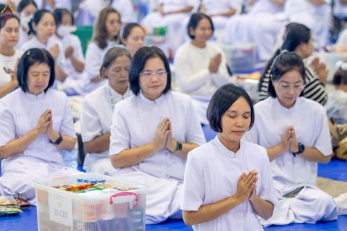 ภาพ No.243459:วันที่ 7 กันยายน พ.ศ. 2568 พิธีตักบาตร ข้าวสารอาหารแห้ง ในวันครูผู้ค้นพบวิชชาธรรมกาย ณ บ้านแก้วเรือนทองคุณยายฯ สภาธรรมกายสากล วัดพระธรรมกาย